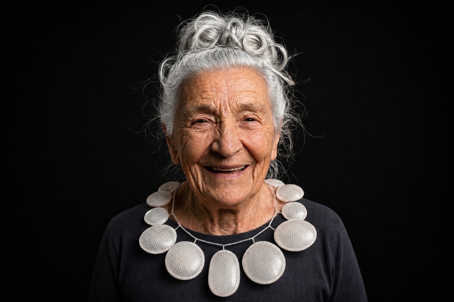 Brigitte Turba - Schmuck lebt am Menschen